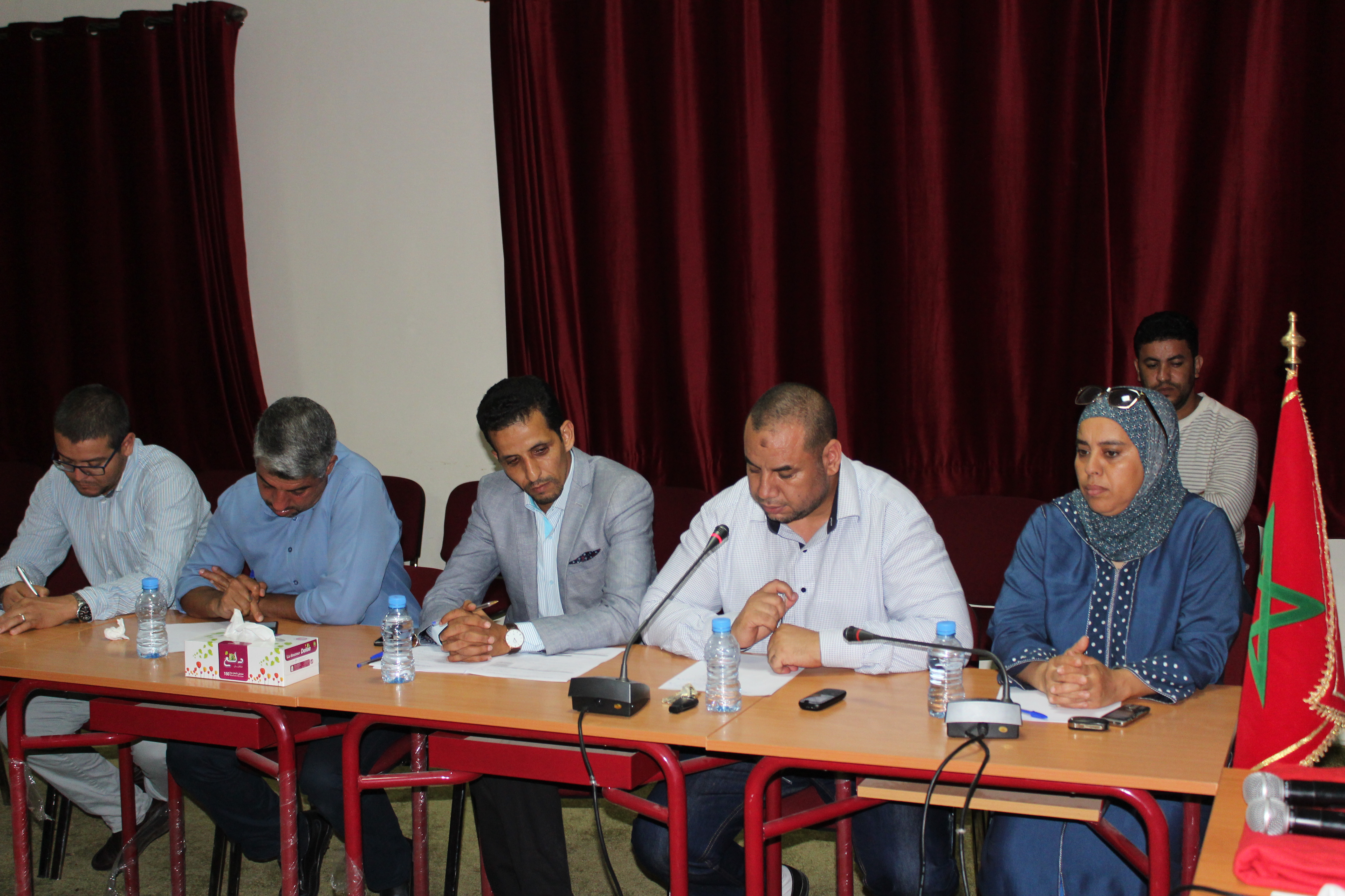 المجلس يشارك في مائدة مستديرة حول قضايا الجالية المغربية بأيت ملول